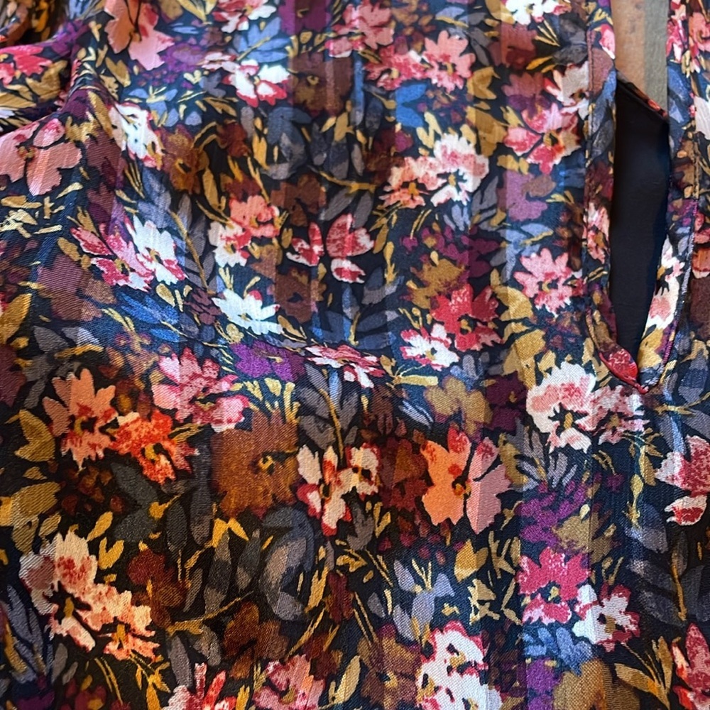Like New! Chelsea28 Floral Print Peplum Blouse - Picture 7 of 9